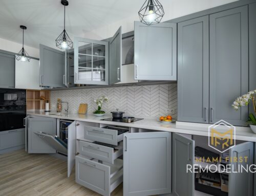 Shaker vs Flat Panel Cabinets: The Real Decision for Your Miami Kitchen