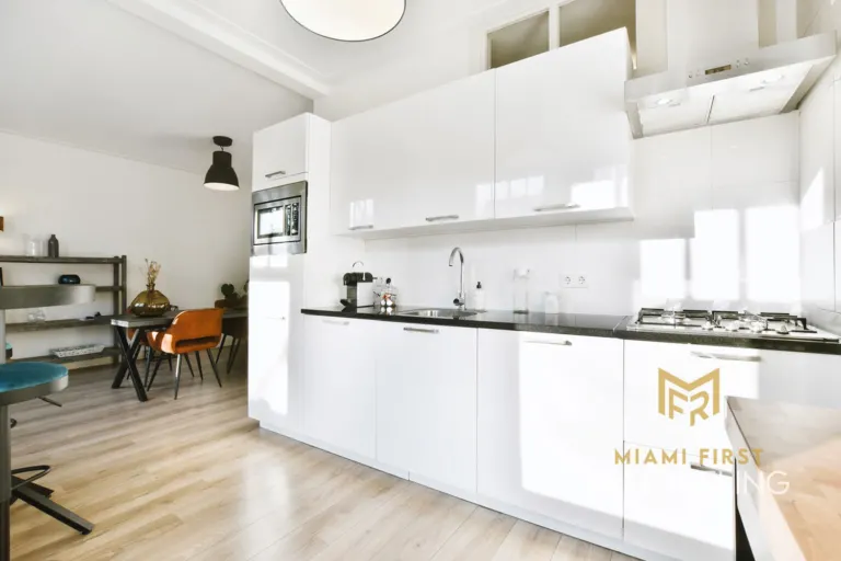 Kitchen Cabinet Cost in Miami (2026)